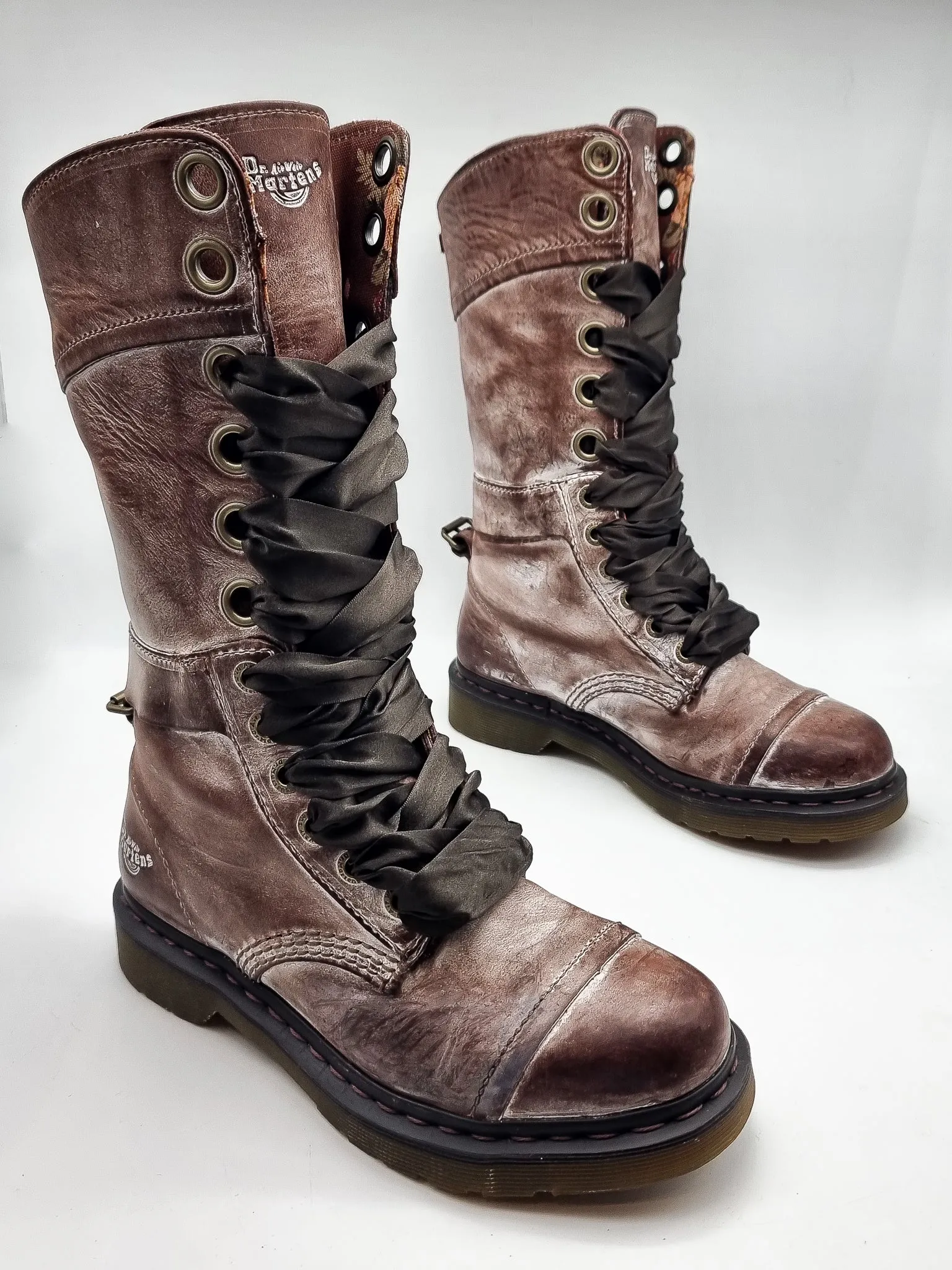 DR. MARTENS TRIUMPH BROWN MASSAI UK 6 - Pre-Loved