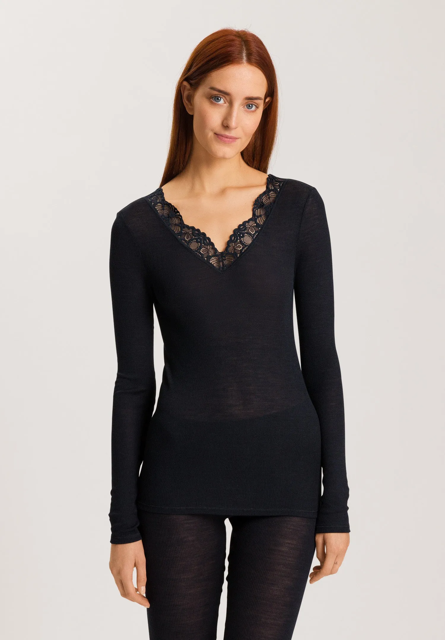 Woolen Lace Fine Ribbed Wool And Silk  V-Neck Top | Black 70914-019